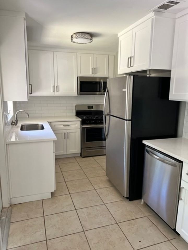 300 Hammack Dr - Photo 6 of 15