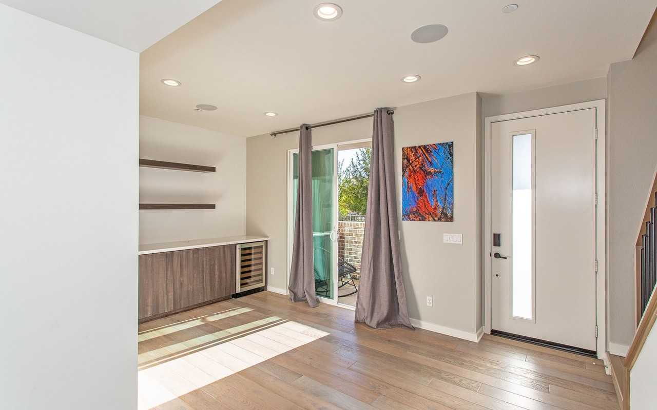 6002 Colt Pl #103 - Photo 5 of 45