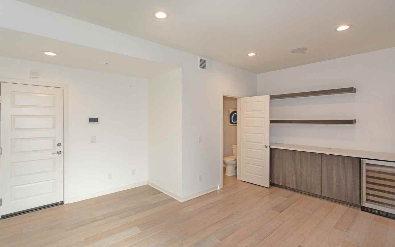 6002 Colt Pl #103 - Photo 6 of 45