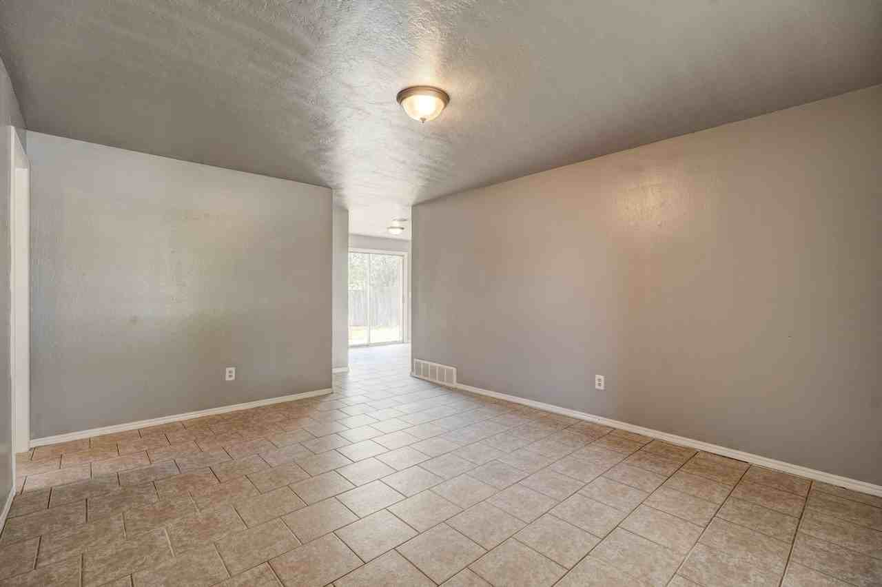 4020 Ray Dr - Photo 2 of 9