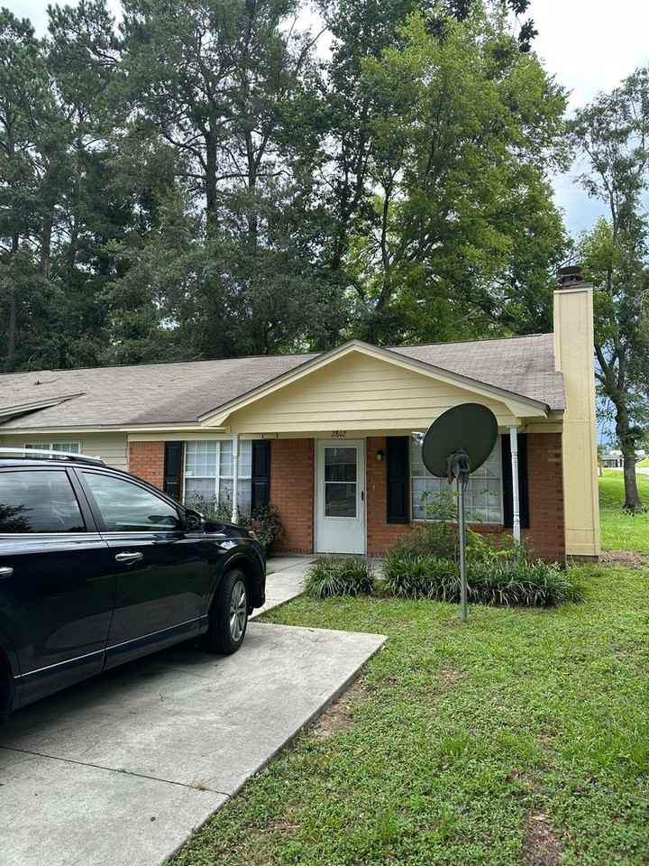 2802 Sail Ct - Photo 2 of 22