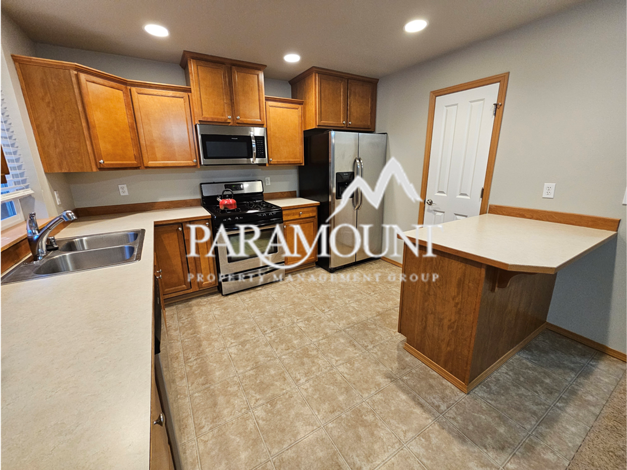 515 Radey St - Photo 3 of 11