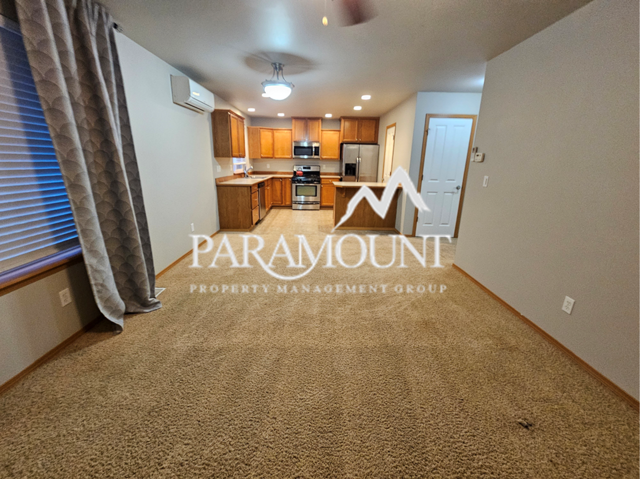 515 Radey St - Photo 4 of 11