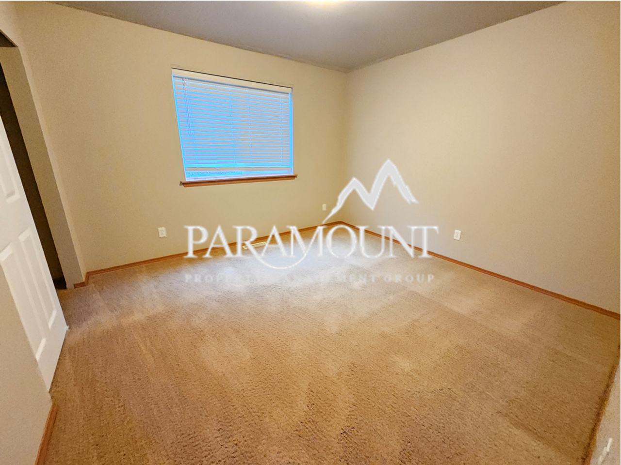 515 Radey St - Photo 7 of 11