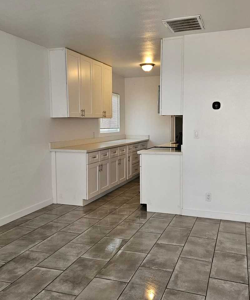 1 Bedroom apartment - Photo 3 of 12