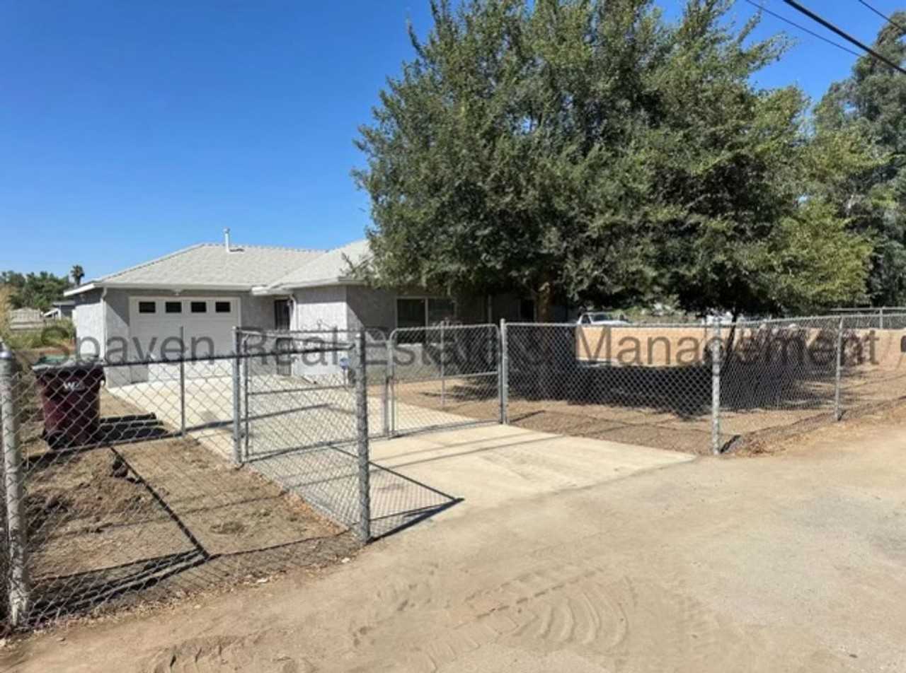 20858 Cajalco Rd - Photo 2 of 12