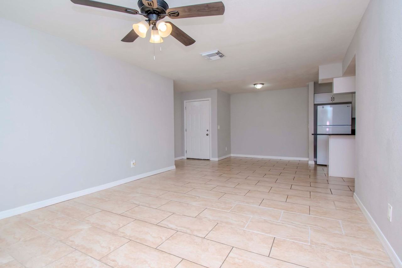 212 Red Cedar Pl - Photo 3 of 38