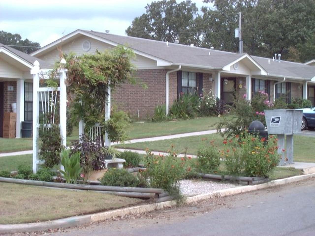 Sycamore Terrace Apartments - Photo 3 of 3