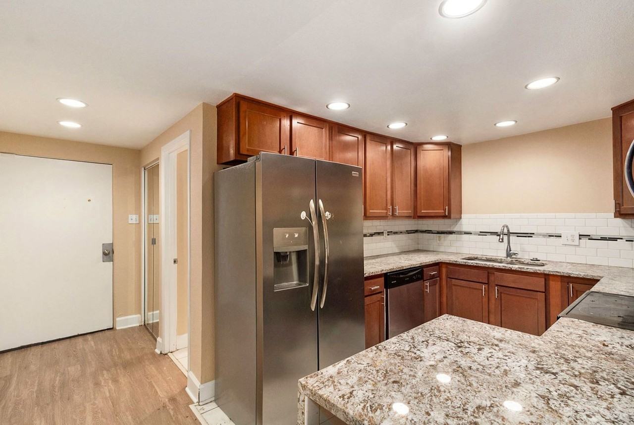 701 N Pearl St #105 - Photo 4 of 20