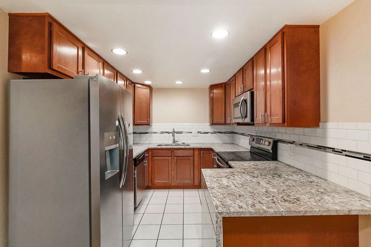 701 N Pearl St #105 - Photo 7 of 20