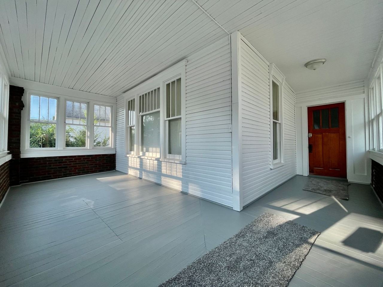 1231 Sanford St - Photo 3 of 21