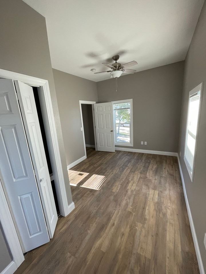 205 8th Ave Nw - Photo 7 of 21