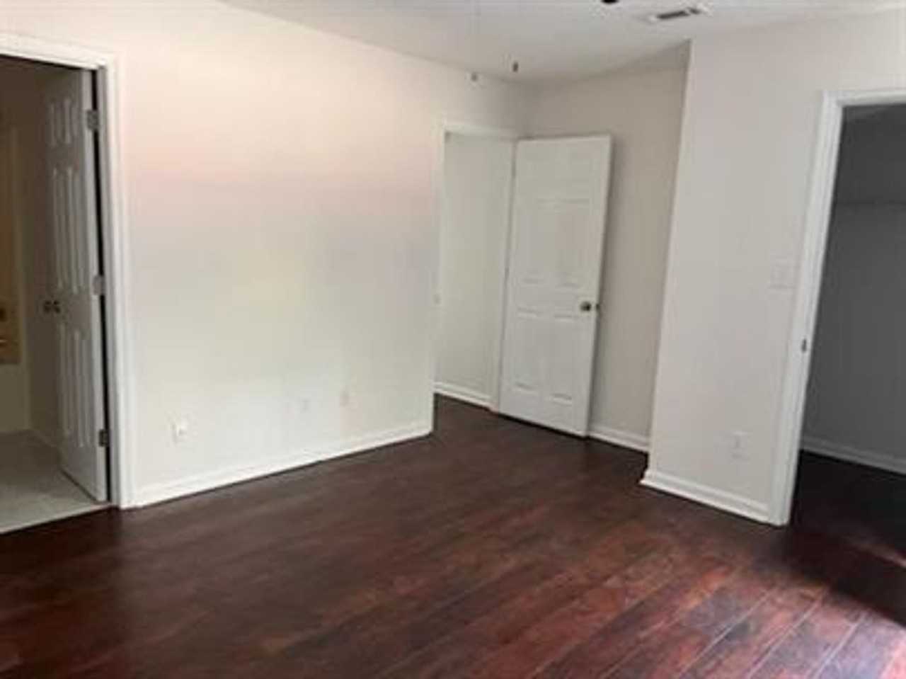 260 Waters Edge Lane - Photo 7 of 8