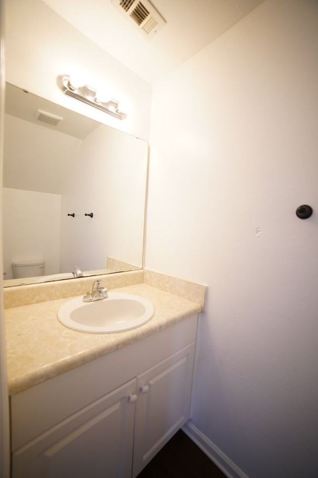 802 Eugenia St - Photo 3 of 20