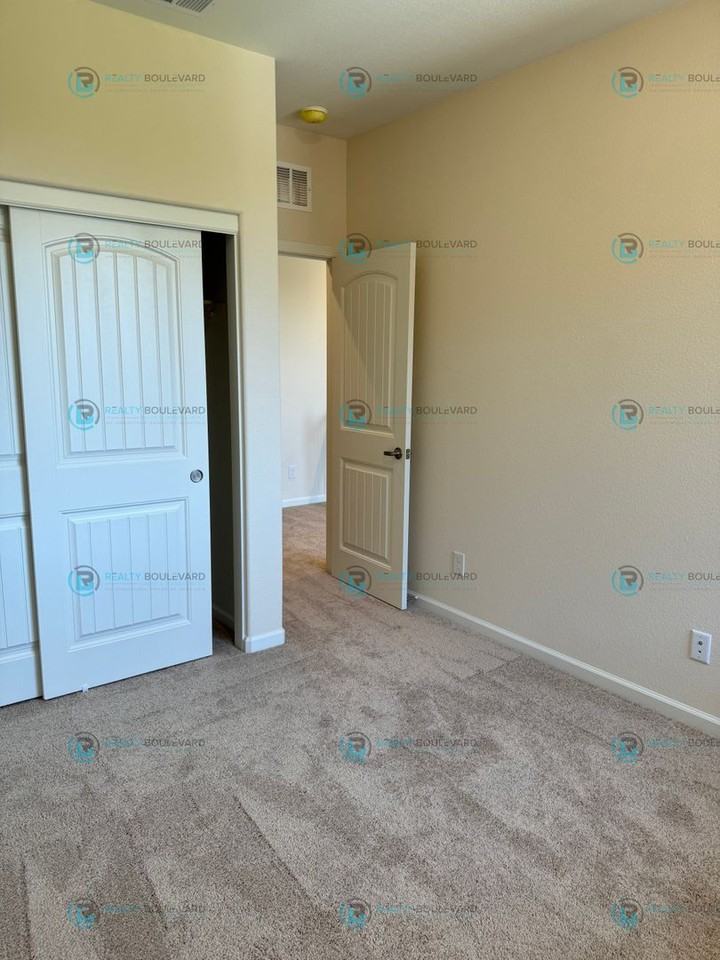 1011 Middle Gate Rd - Photo 6 of 50