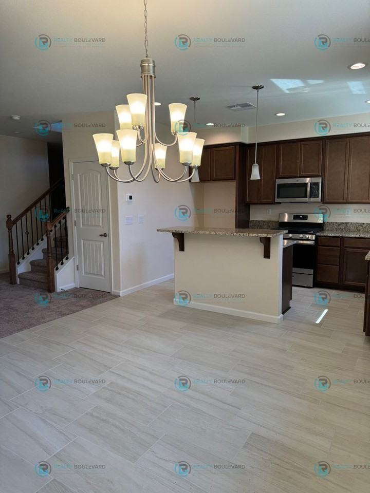 1013 Middle Gate Rd - Photo 6 of 20