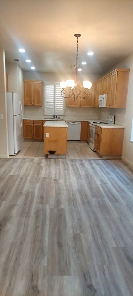 1382 Rincon Dr - Photo 4 of 27