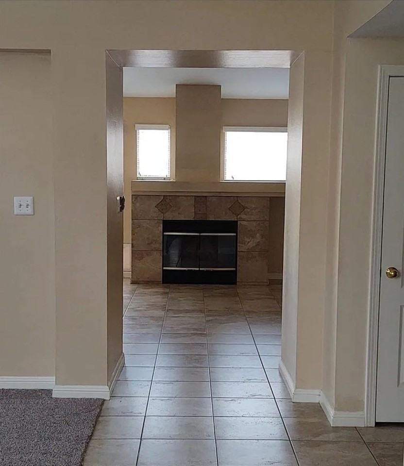 9103 Anchor Island Ct - Photo 4 of 9