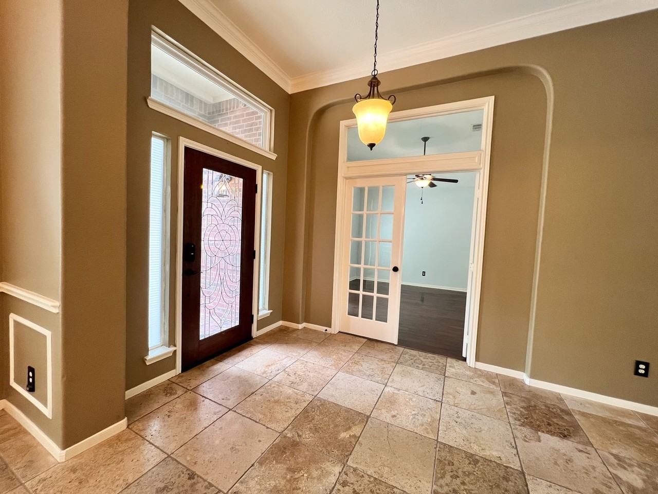 2215 Dorman Ct - Photo 5 of 46