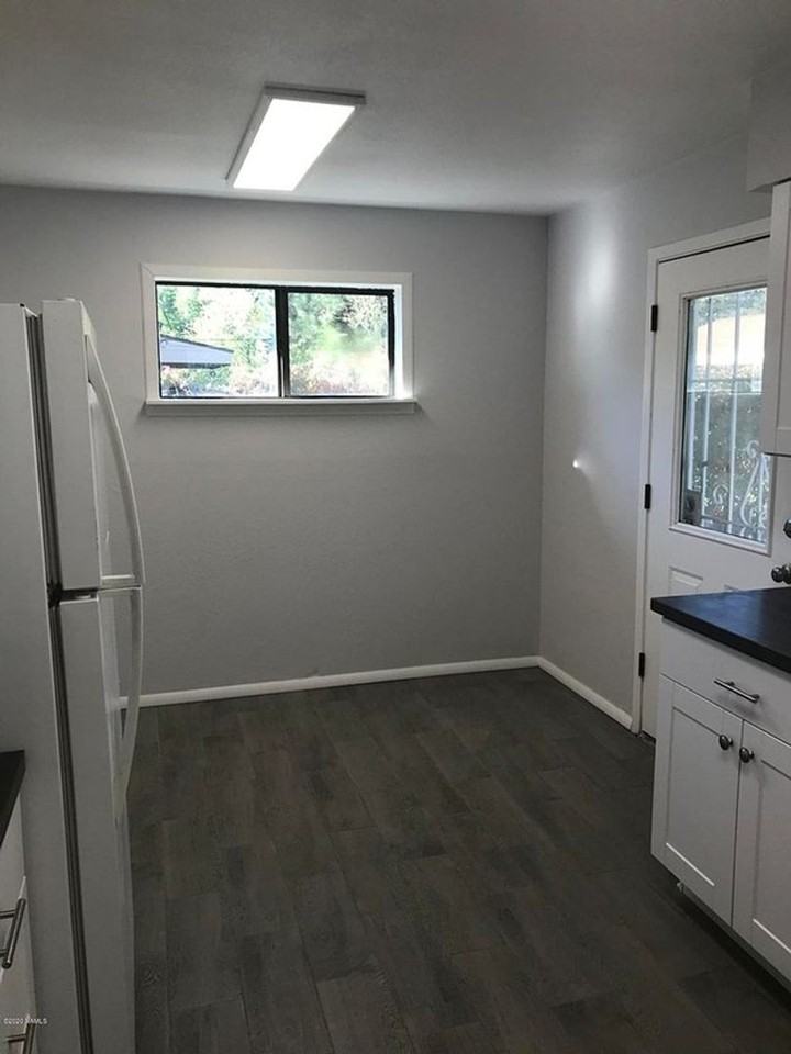 2815 N Steves Blvd - Photo 3 of 7