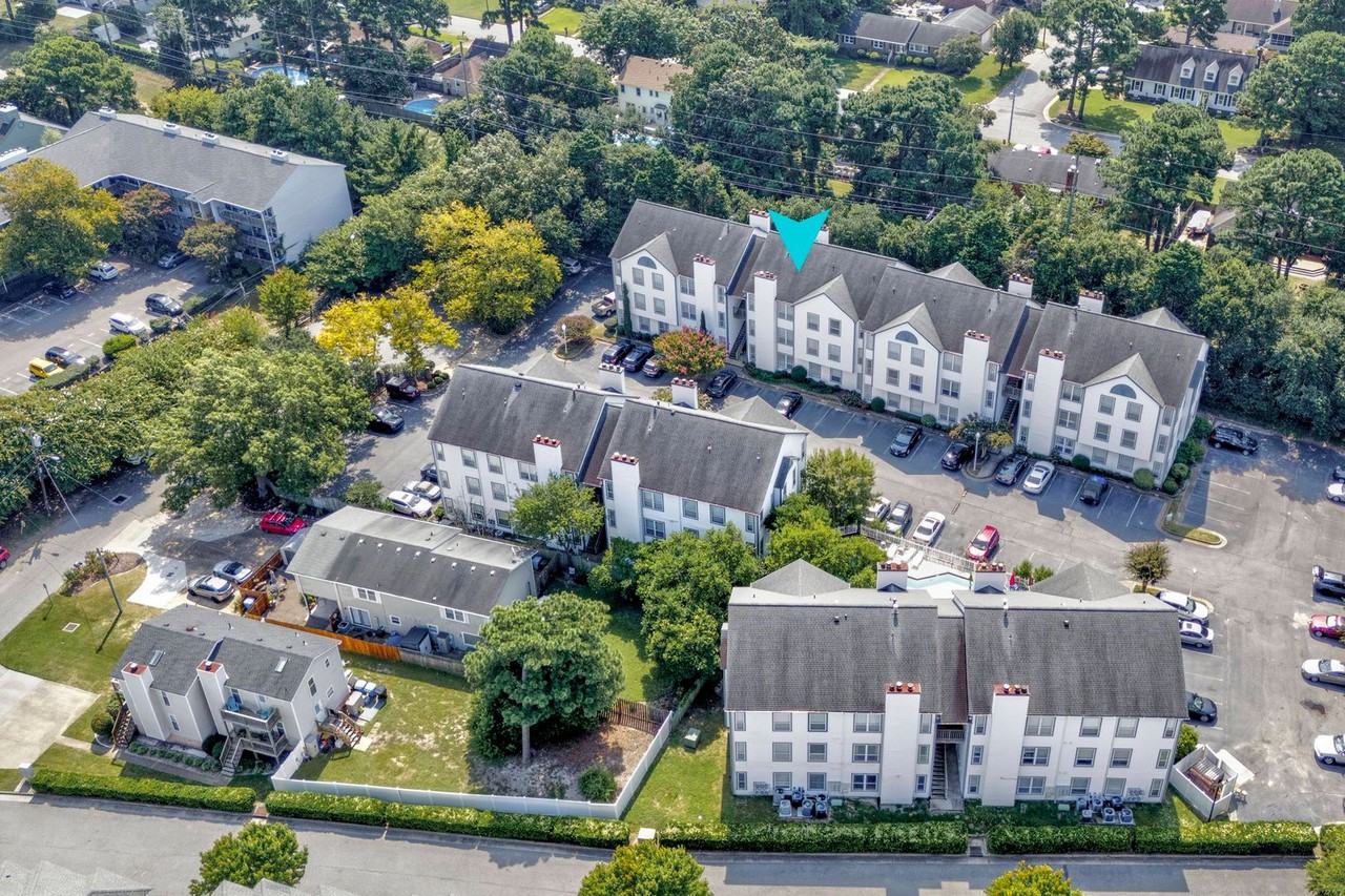 3205 Jade Ct #302 - Photo 5 of 32