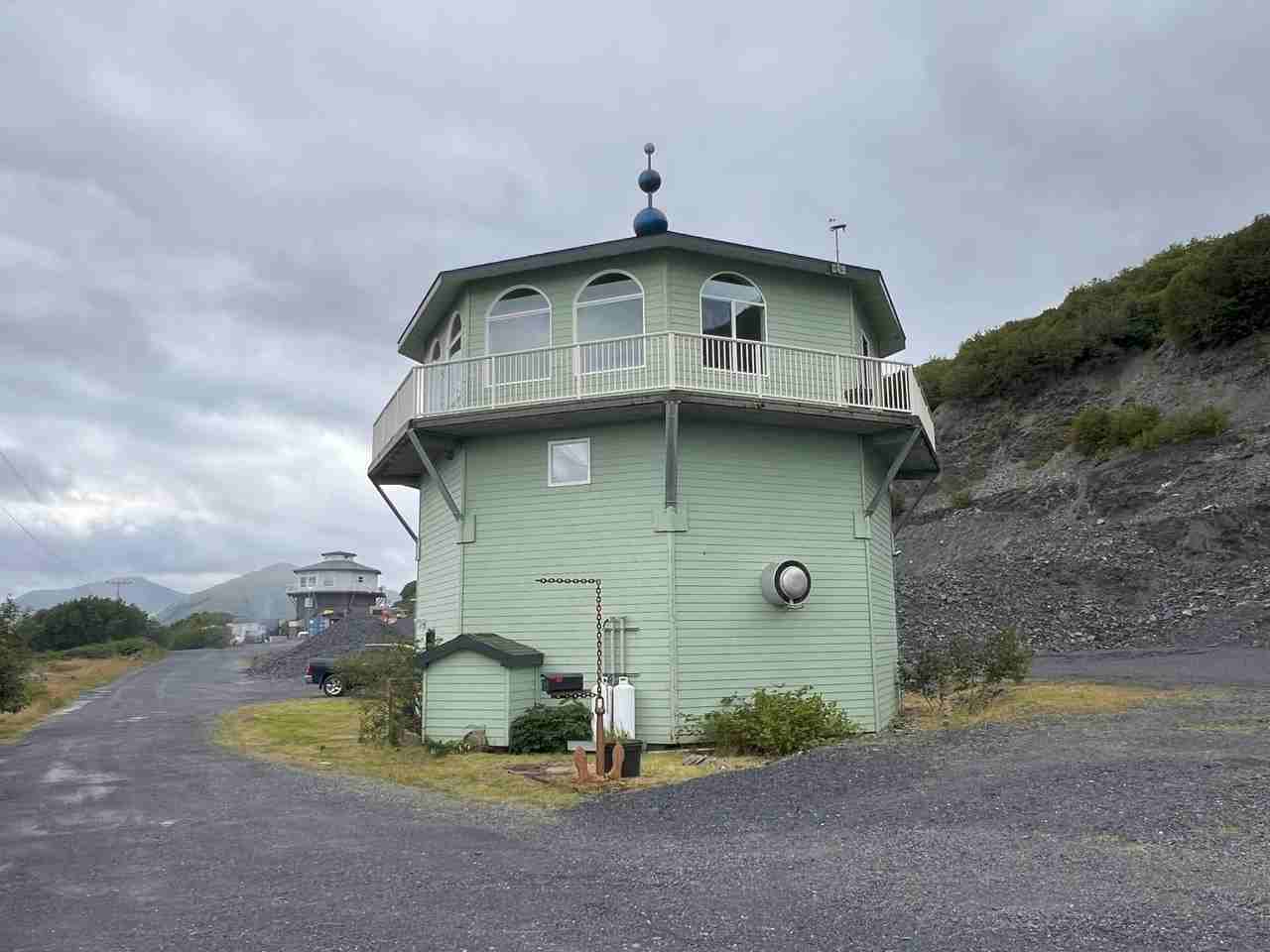 8200 W Rezanof Dr - Photo 2 of 23