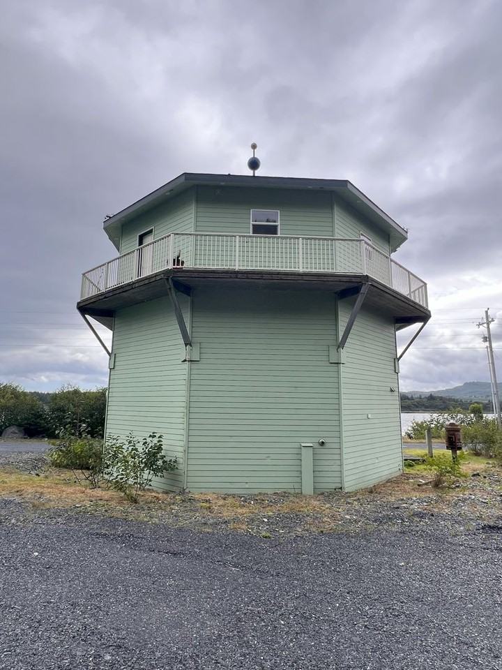 8200 W Rezanof Dr - Photo 3 of 23