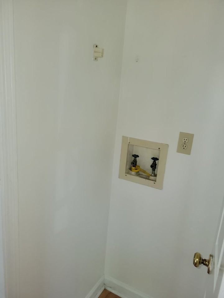 3926 Asbury Park Ln - Photo 3 of 12