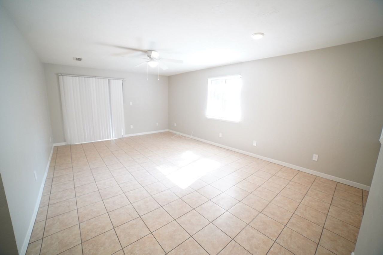 2741 W Tharpe St - Photo 7 of 19