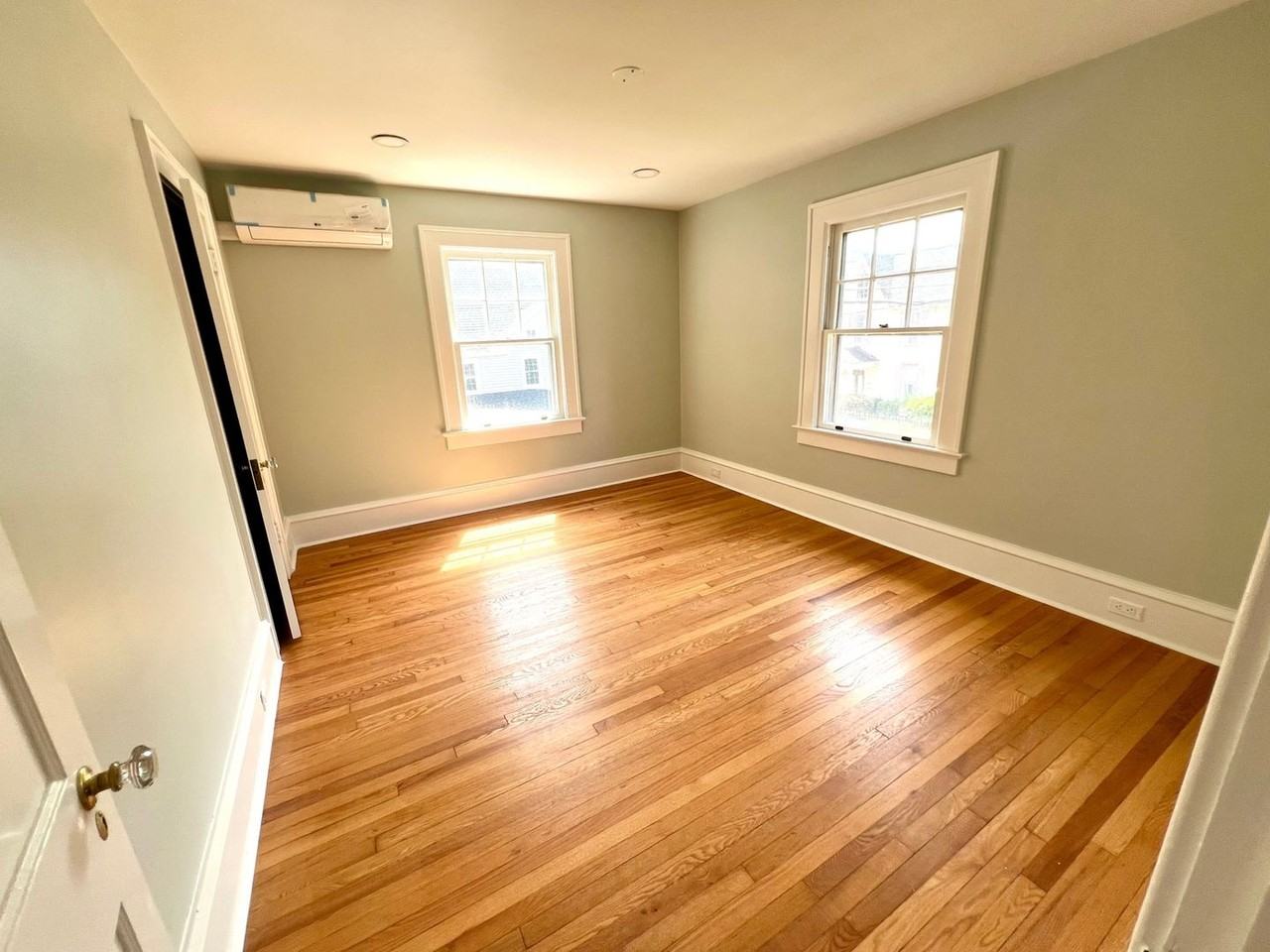 321 Union St - Photo 5 of 19