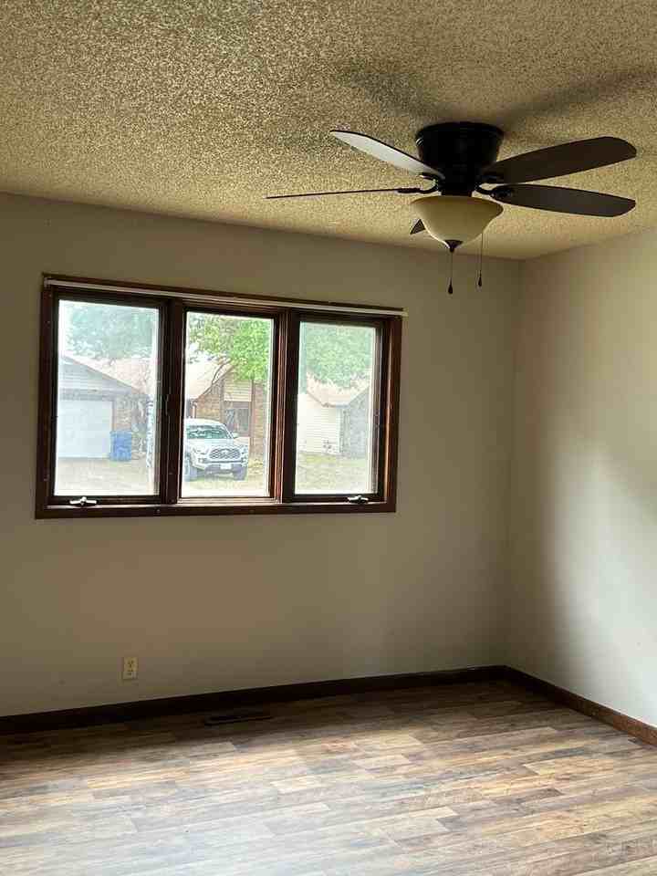 555-557 Scott St - Photo 3 of 9