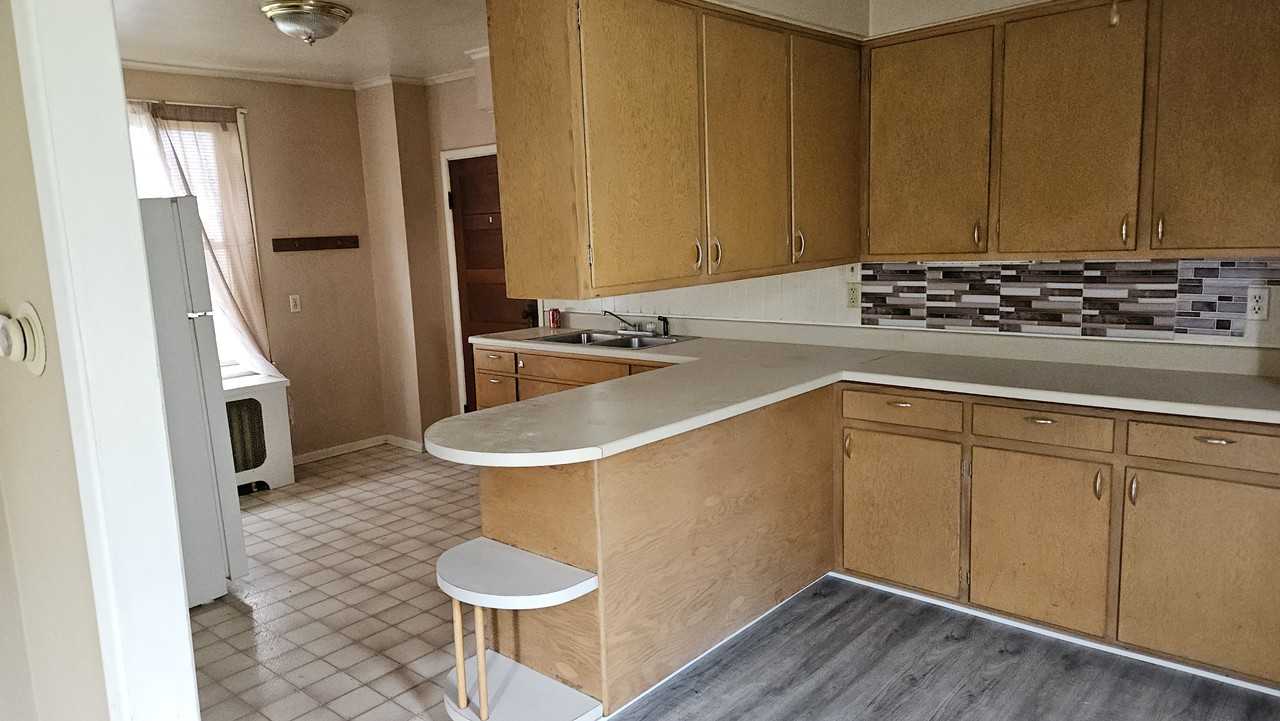 219 7th St S #1 - Photo 2 of 5