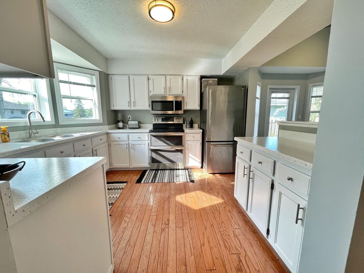 3111 Riverwood Dr #NA - Photo 4 of 45