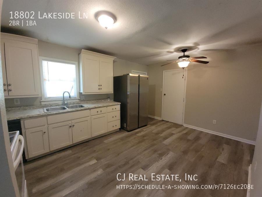 18802 S Lakeside Ln - Photo 3 of 8