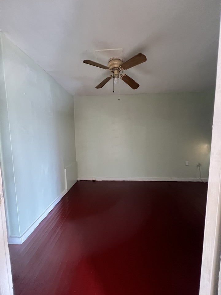 1071 Avenue A Apt K #K - Photo 2 of 12