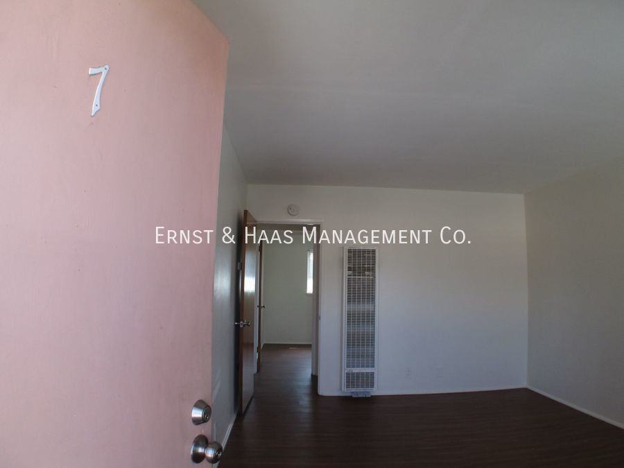 702 E 56th St #07 - Photo 2 of 24