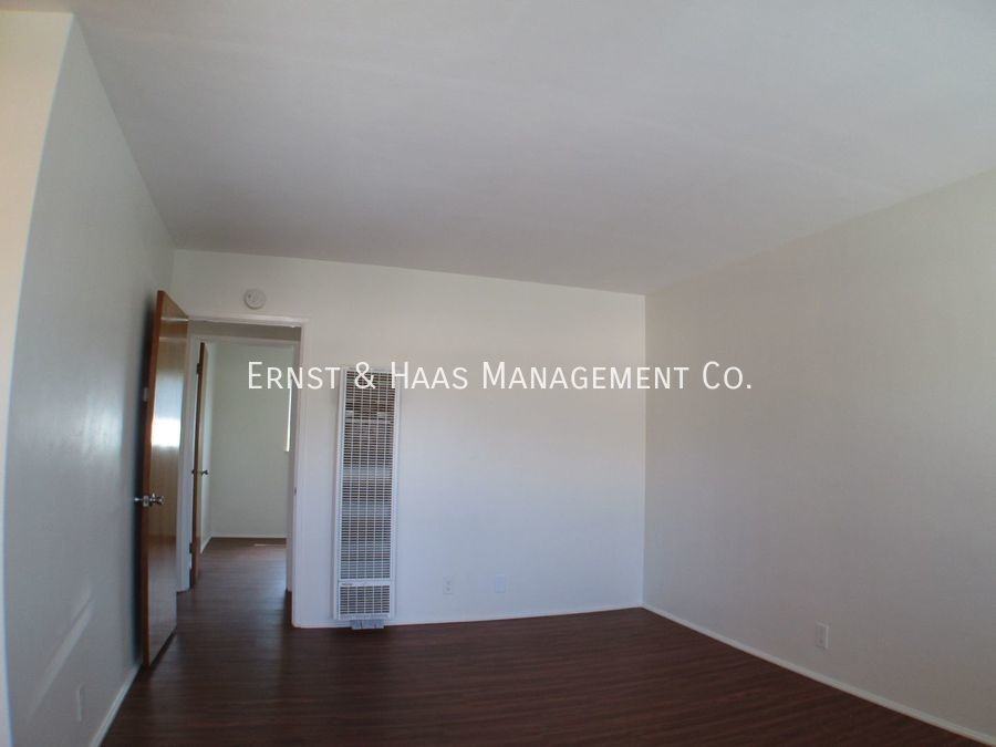 702 E 56th St #07 - Photo 3 of 24