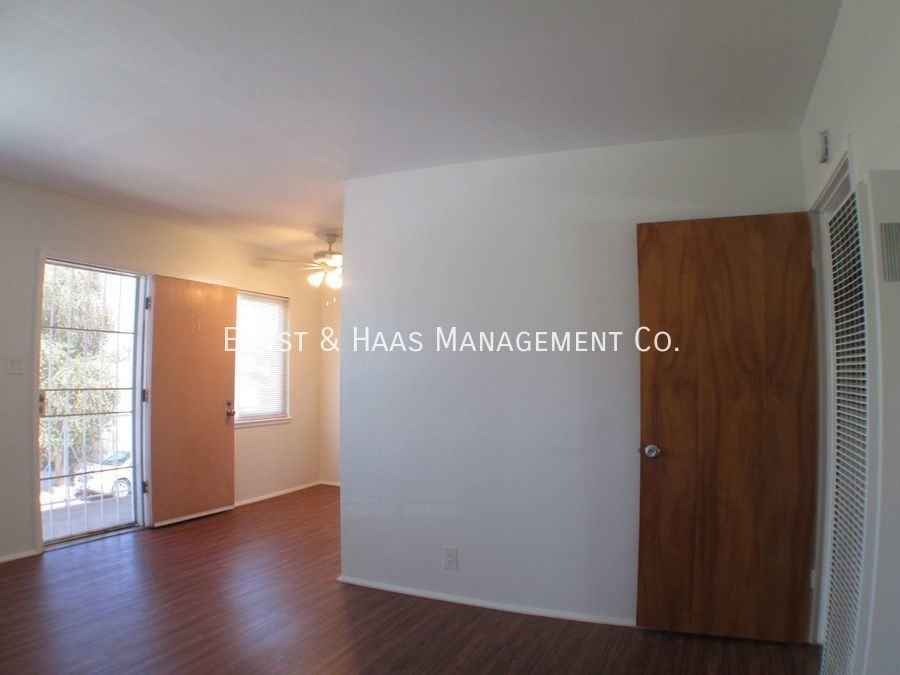 702 E 56th St #07 - Photo 4 of 24