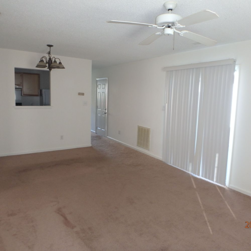 1637 Hollow Dr #B - Photo 3 of 9