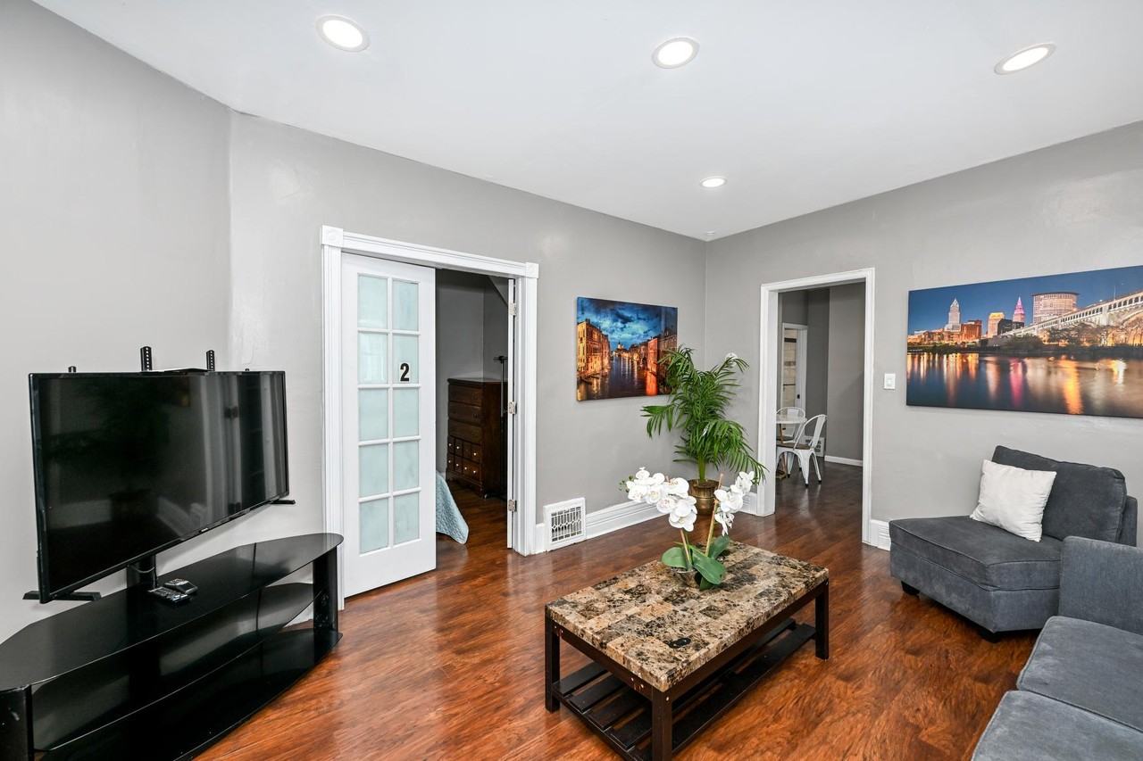 Storer Ave - Photo 3 of 18