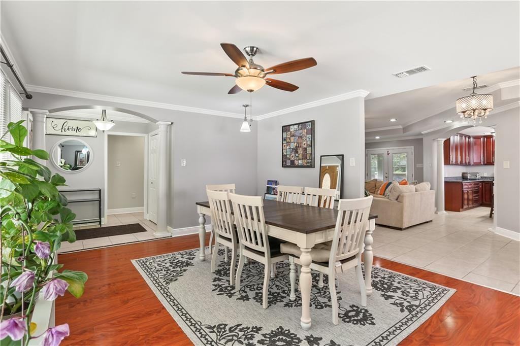 5542 Charlotte Dr - Photo 3 of 18