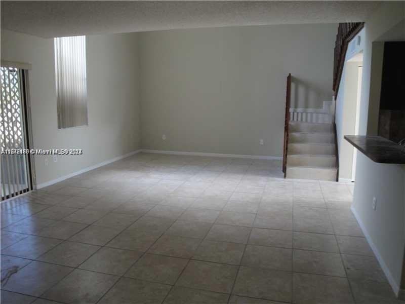 1206 San Remo Cir - Photo 2 of 8