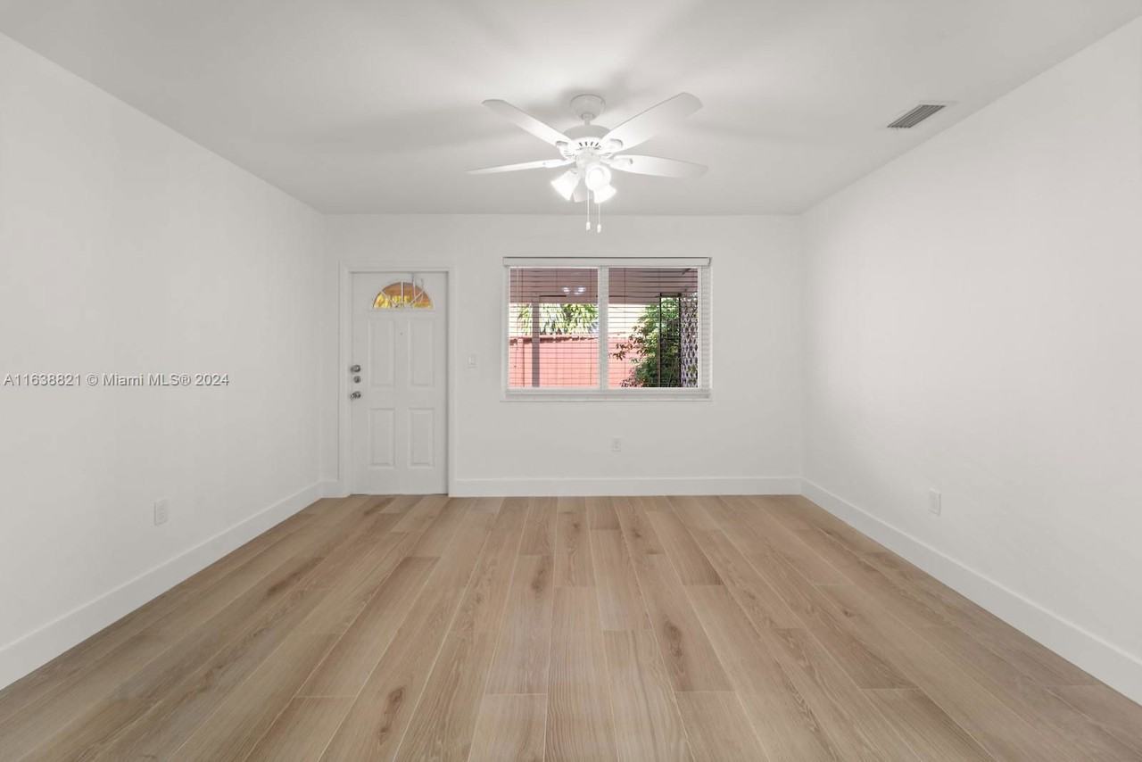 5172 Nw 5th St - Photo 3 of 8