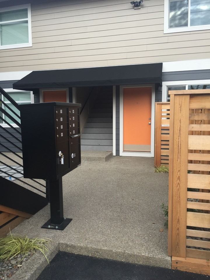 7511 N Berkeley Ave #4 - Photo 2 of 27