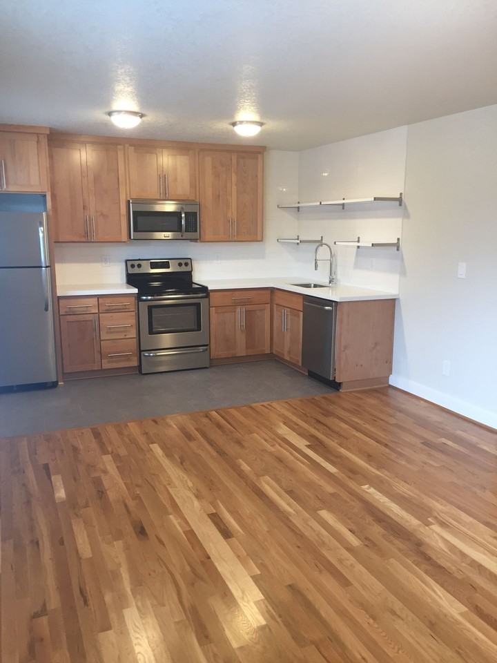 Berkeley Apartments - Photo 3 of 12