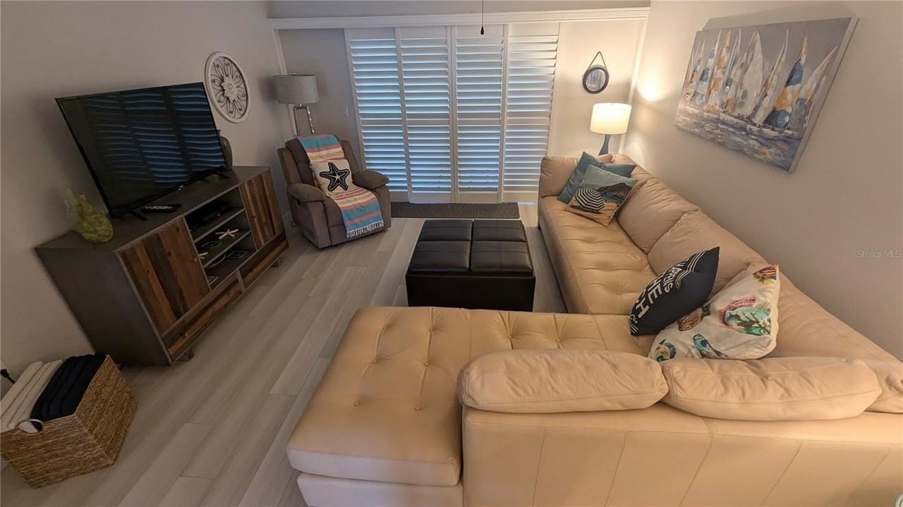 1624 Stickney Point Rd #107 - Photo 4 of 12