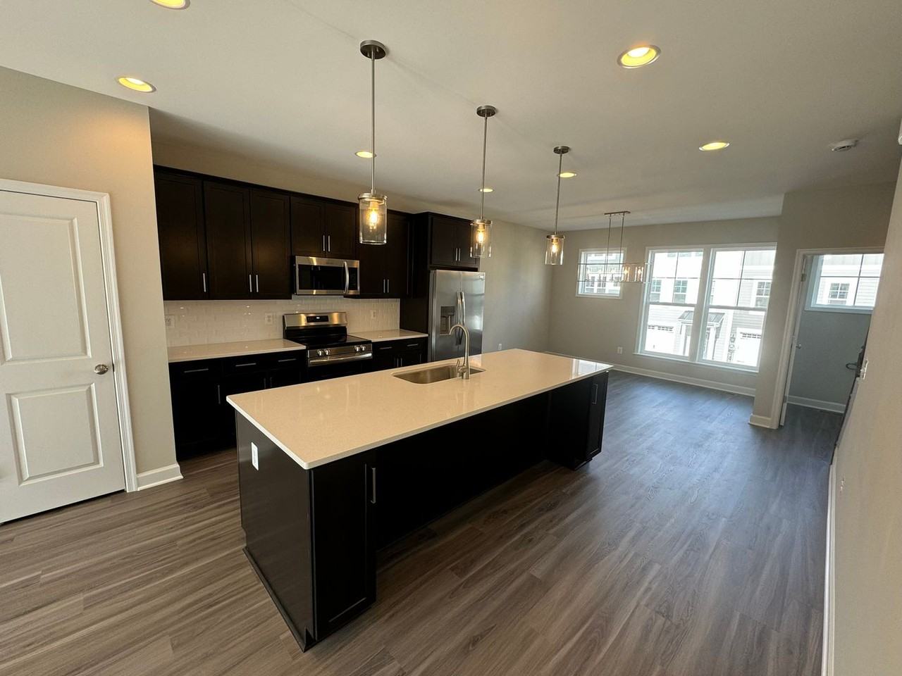 3449 Monterey Dr - Photo 4 of 14