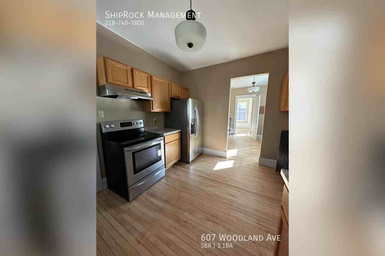 607 Woodland Ave - Photo 3 of 18