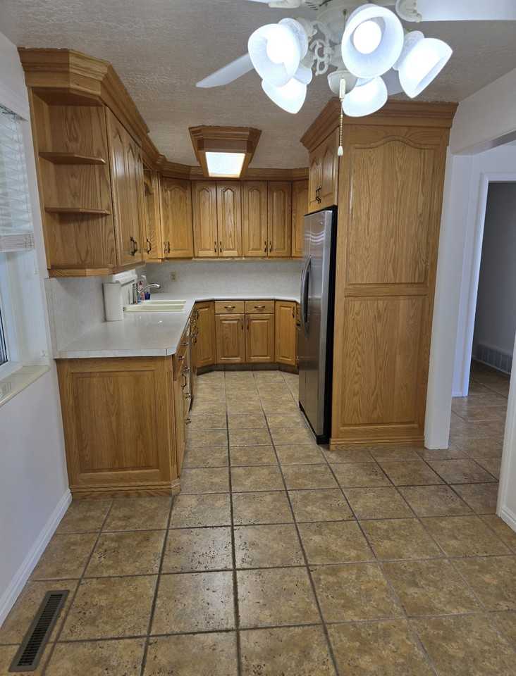 238 Wn - Photo 3 of 12