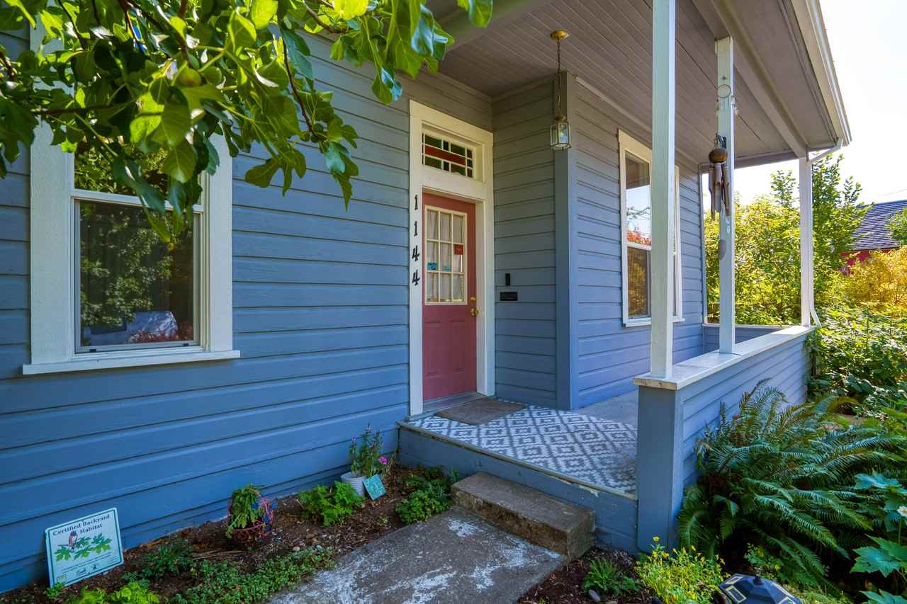 1144 Ne Morton St - Photo 3 of 19
